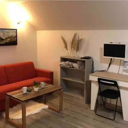 Au Bout Du Bois Piscine Sauna Hammam Accessible En Saison Et Le Accessible Toute L Annee Apartment Les Deserts (Savoie)